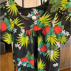 Preowned woman’s Muumuu size L